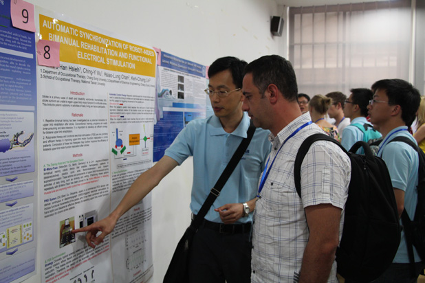 Interactive poster session – two best poster awards were nominated by both students and faculty.