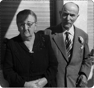 FIGURE 1: Clementina Donda and Máximo Valentinuzzi I, my father’s parents (my grandparents). This photo was taken on their Golden Anniversary in 1952 at their youngest daughter’s house located in Florida, a suburban Buenos Aires area. Both had been born in the Friule region but in different villages; Clementina in Morar, and Massimo (using the Italian spelling) in Pavia di Udine. Morar in the 1870s belonged to the Austro-Hungarian Empire, while Pavia did not. Both spoke Furlan as their first language. Thus, my father grew up hearing it at home. Somewhat arbitrarily and to avoid confusion, I call herein my grandfather Máximo I, my father Máximo II, and myself Máximo III (or MEV).