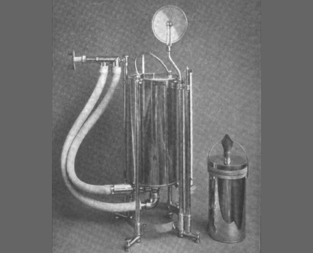 Figure 6: Paul Roth’s modification of Benedict’s portable respiration apparatus.