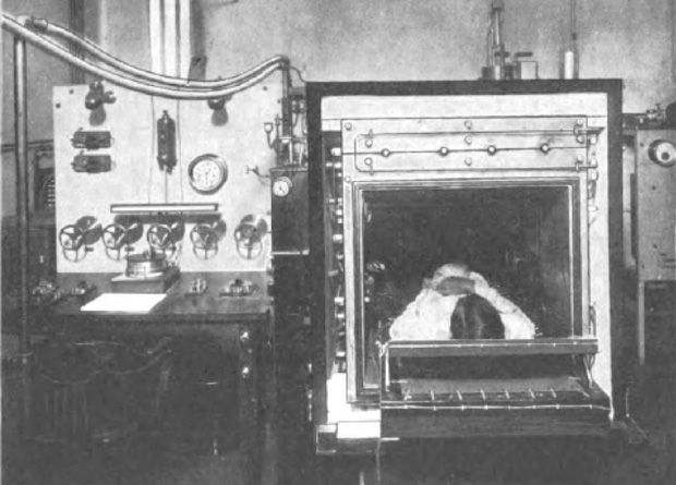 Figure 4: Wilber Atwater and Francis Benedict’s updated calorimeter. Abraham Lisk described this equipment [7].